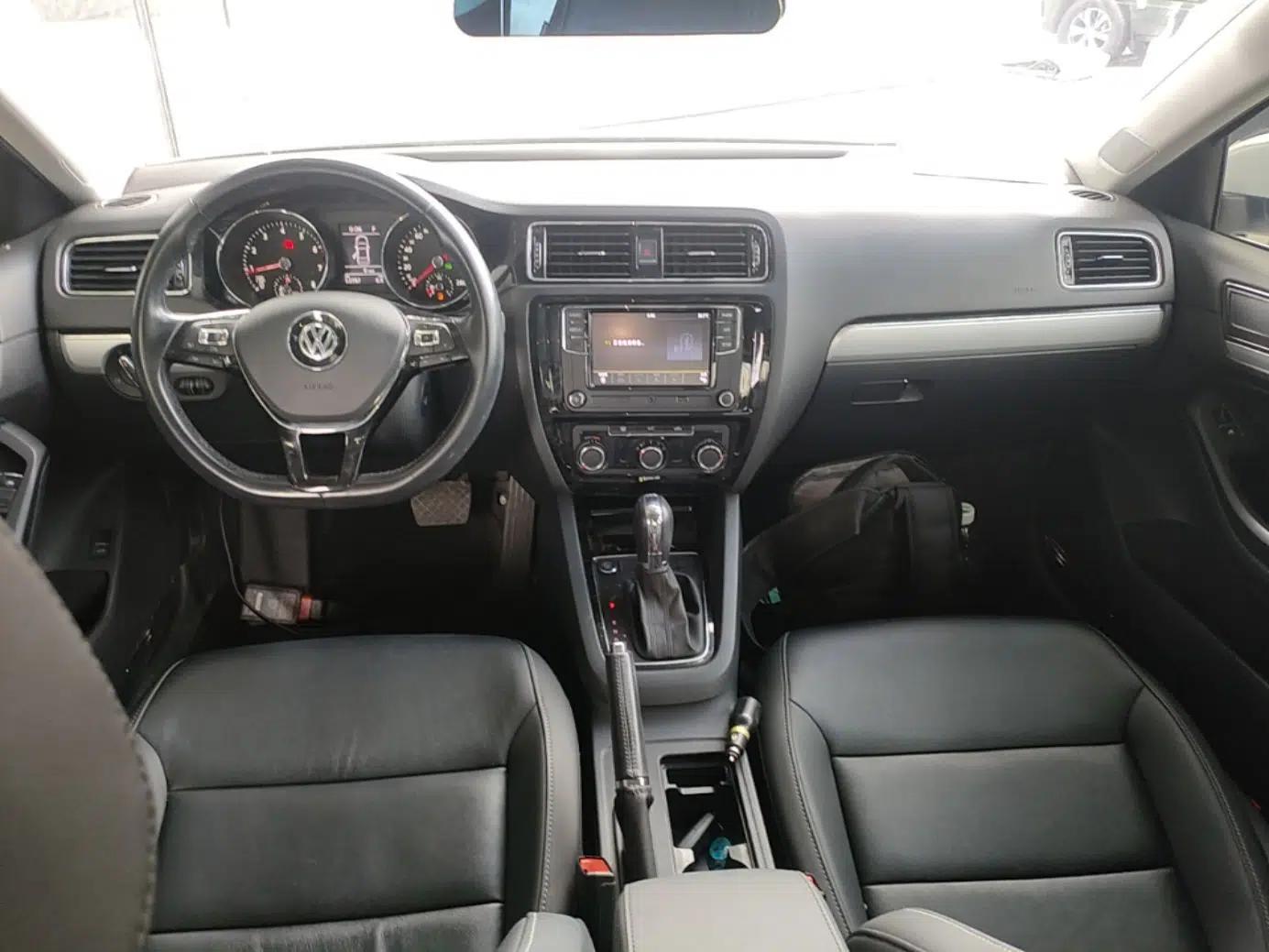 Volkswagen Sagitar 2018 280TSI DSG Ignite Edition — миниатюра 12