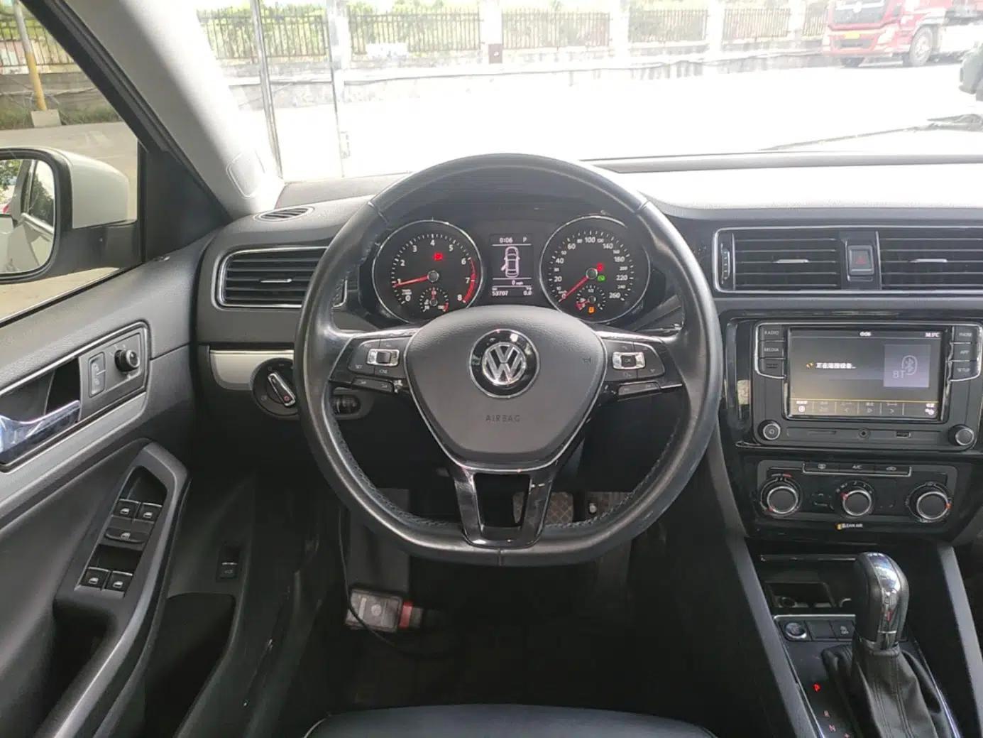 Volkswagen Sagitar 2018 280TSI DSG Ignite Edition — миниатюра 13
