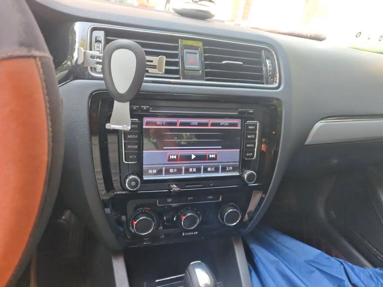 Volkswagen Sagitar 2017 1.6L Automatic Comfort Model — миниатюра 13