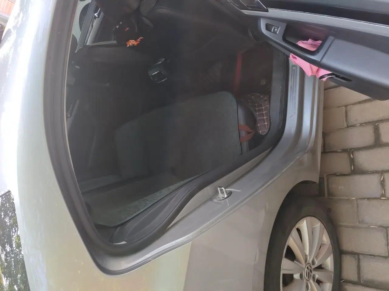 Volkswagen Sagitar 2017 1.6L Automatic Comfort Model — миниатюра 17