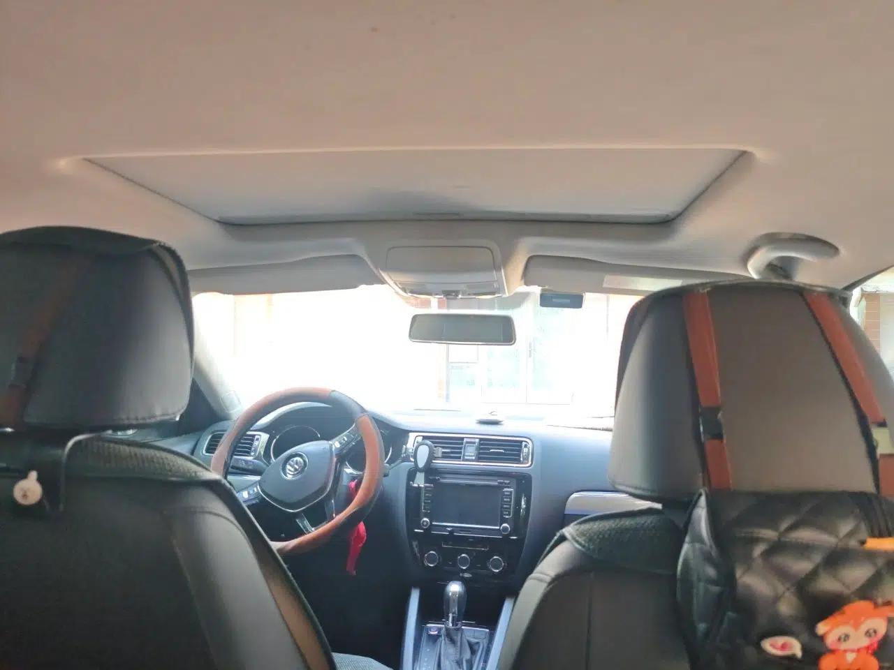 Volkswagen Sagitar 2017 1.6L Automatic Comfort Model — миниатюра 18