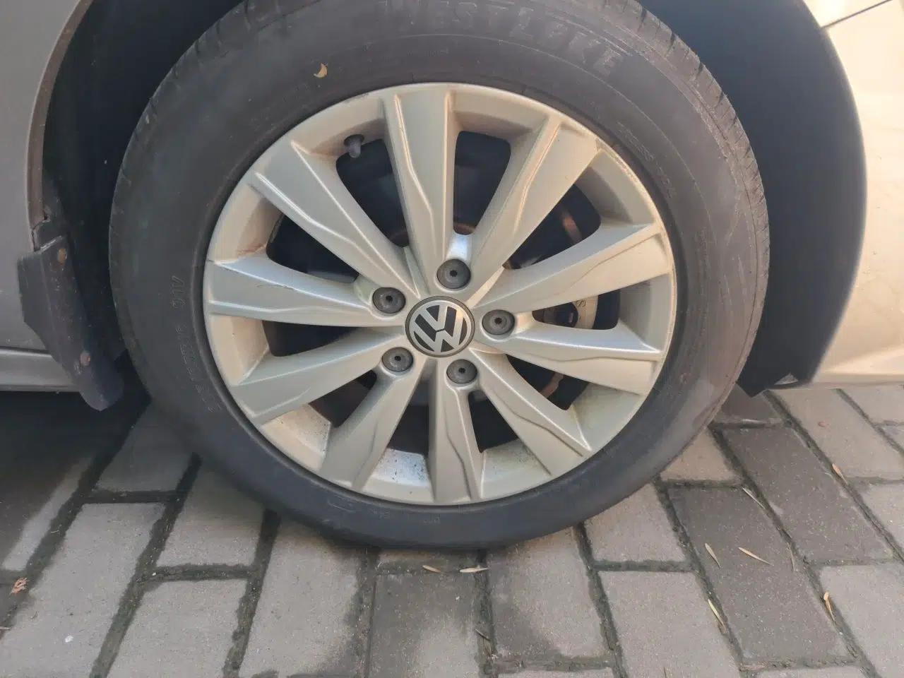 Volkswagen Sagitar 2017 1.6L Automatic Comfort Model — миниатюра 8
