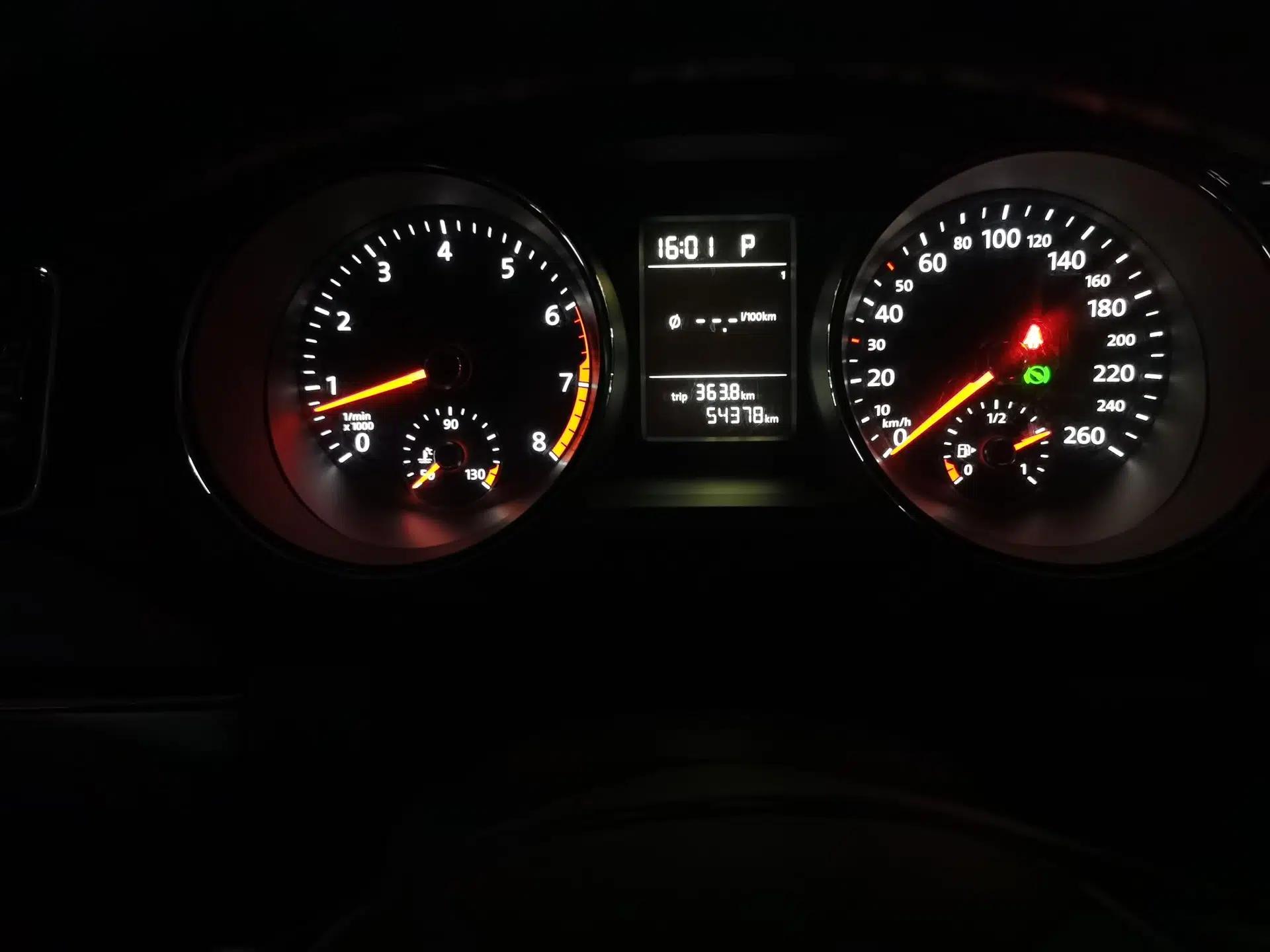 Volkswagen Sagitar 2017 230TSI Automatic Comfort Version — миниатюра 12