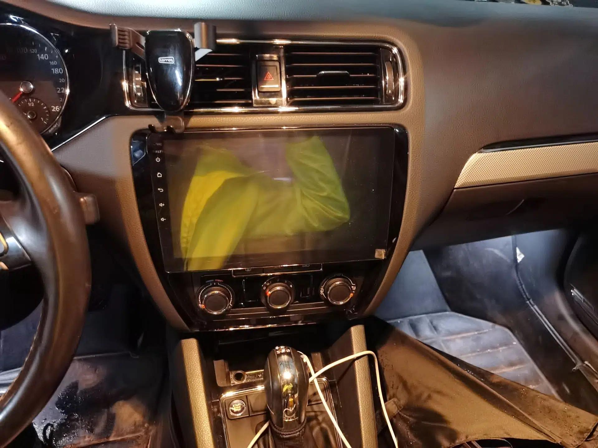 Volkswagen Sagitar 2017 230TSI Automatic Comfort Version — миниатюра 13