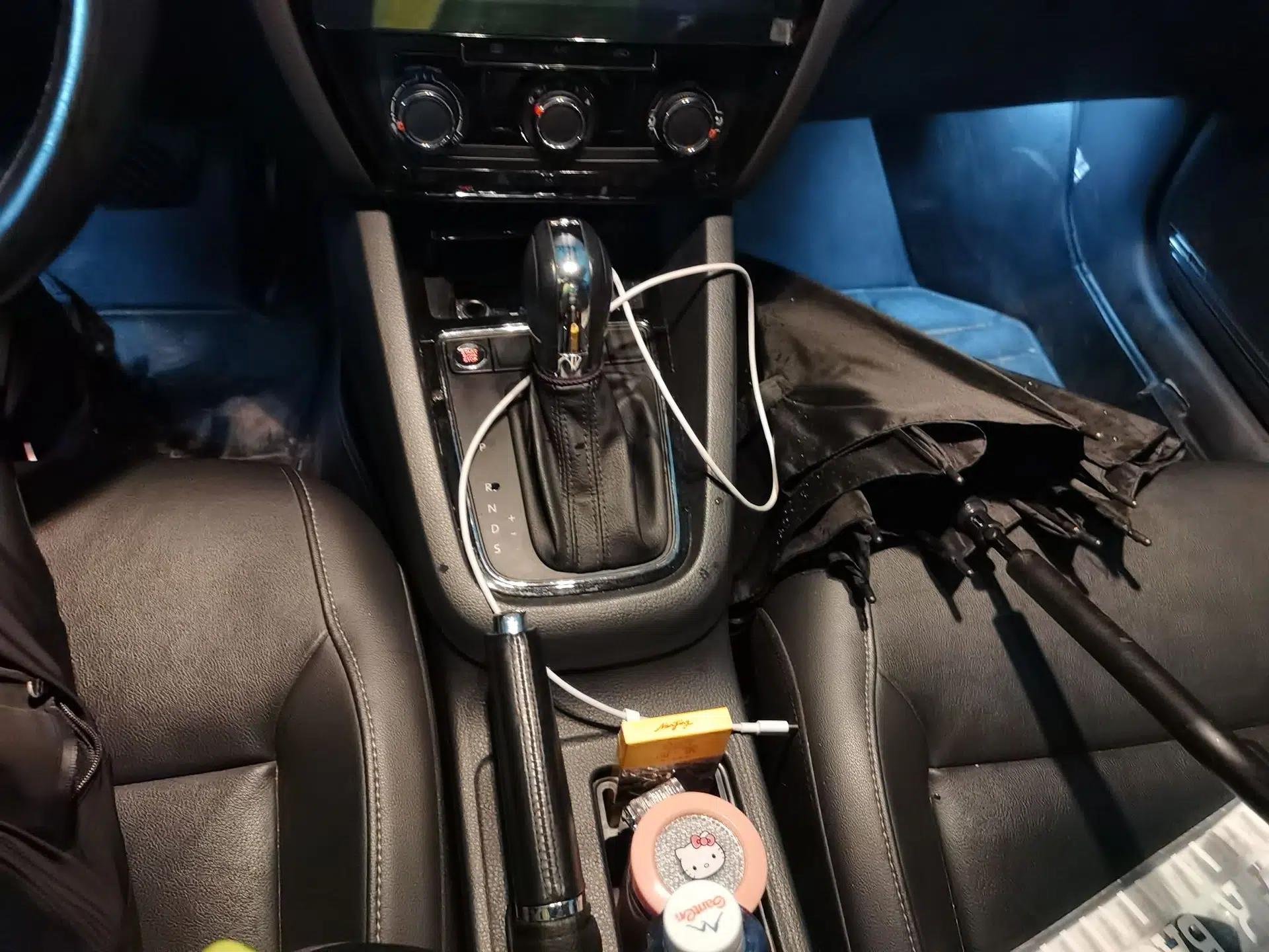 Volkswagen Sagitar 2017 230TSI Automatic Comfort Version — миниатюра 14