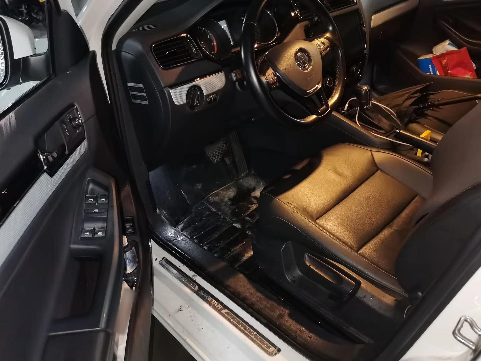Volkswagen Sagitar 2017 230TSI Automatic Comfort Version — миниатюра 16