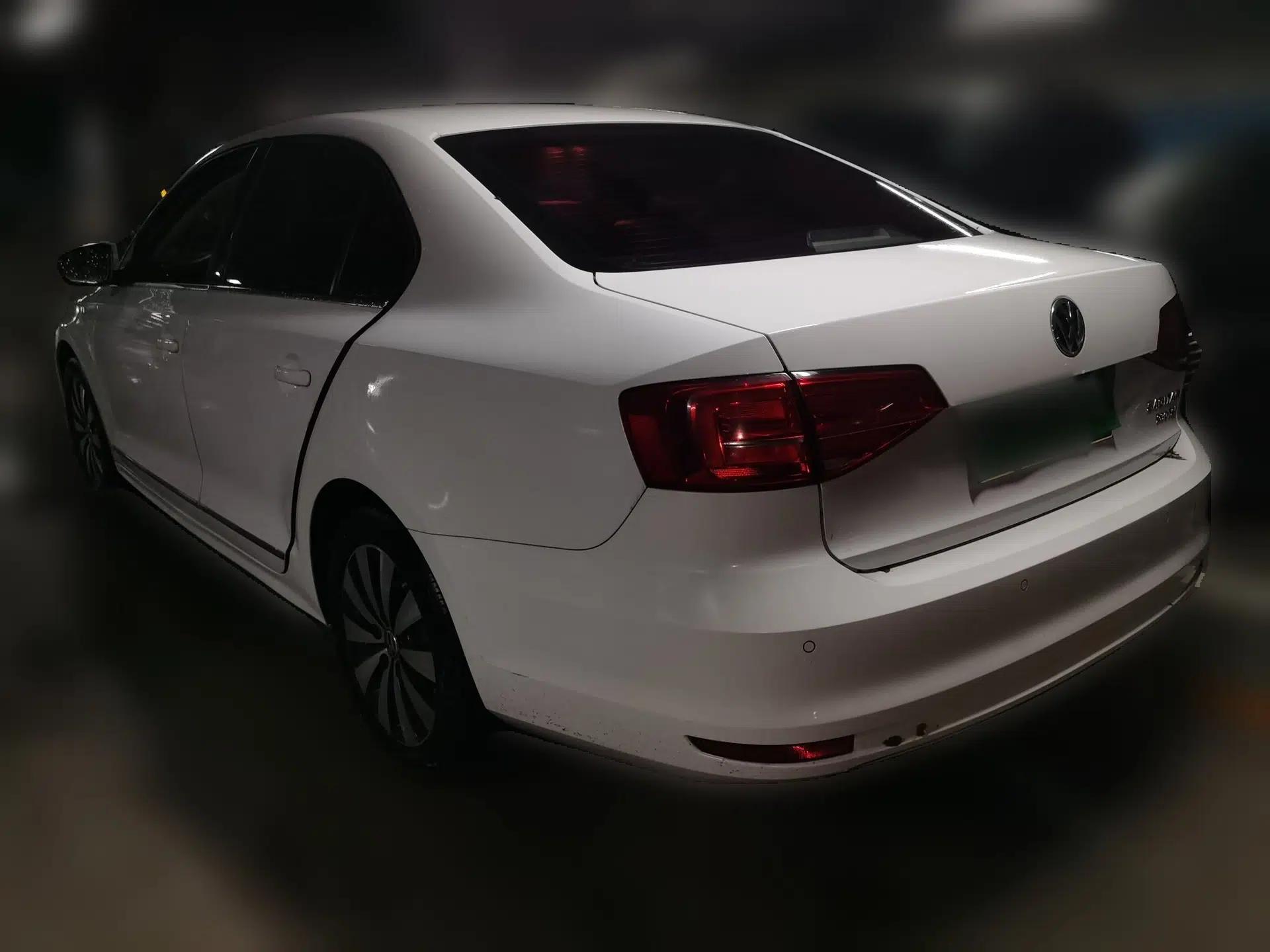 Volkswagen Sagitar 2017 230TSI Automatic Comfort Version — миниатюра 4
