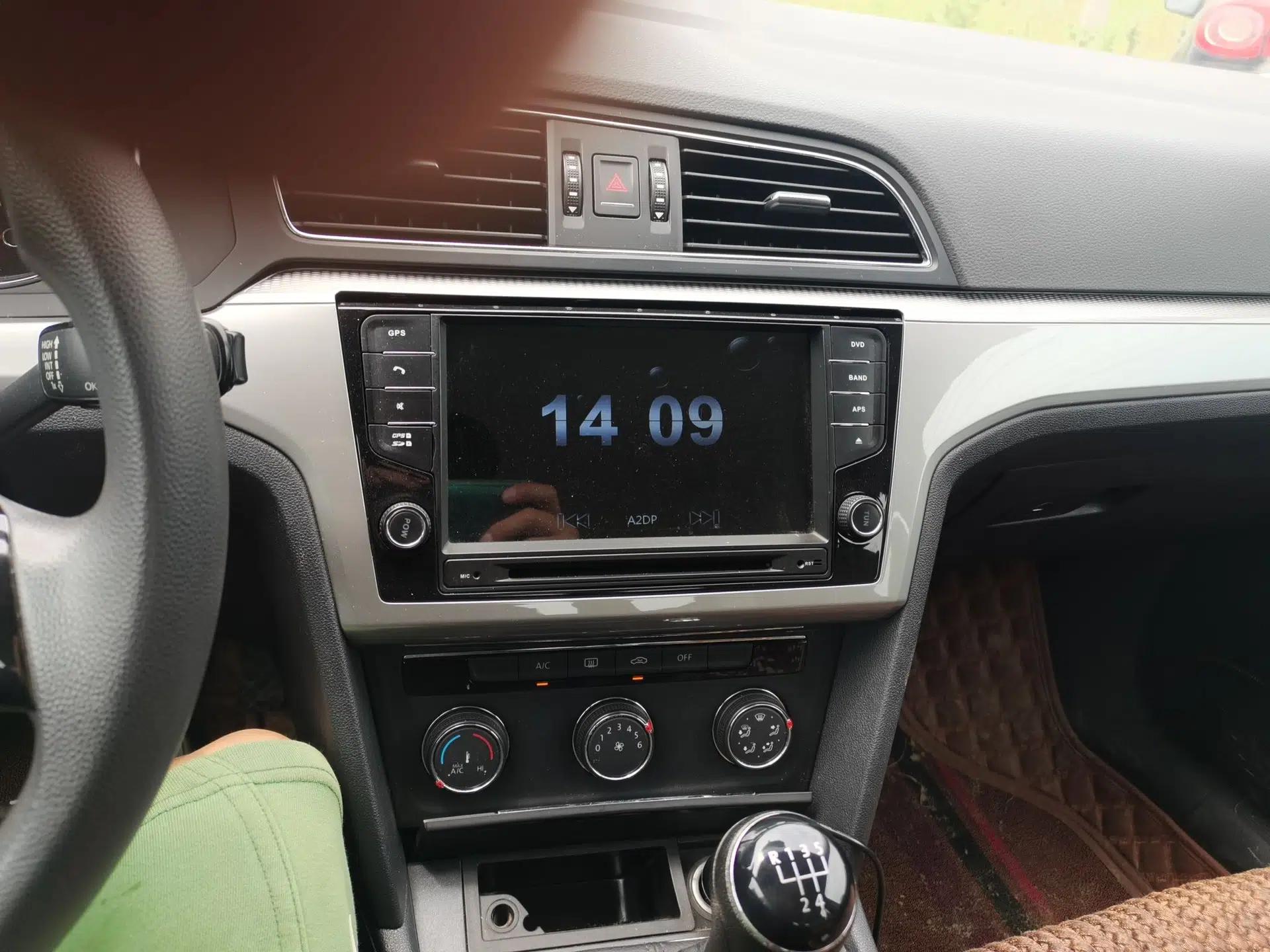 Volkswagen Lamando 2015 230TSI Manual Trend Edition — миниатюра 13