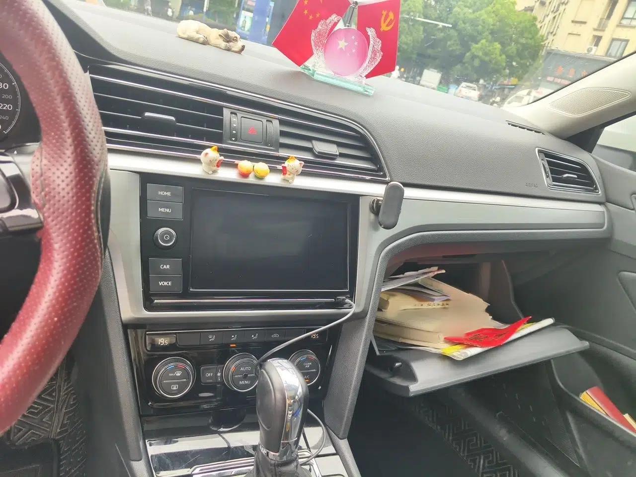 Volkswagen Lamando 2019 280TSI DSG Comfort Edition China V Standard — миниатюра 12
