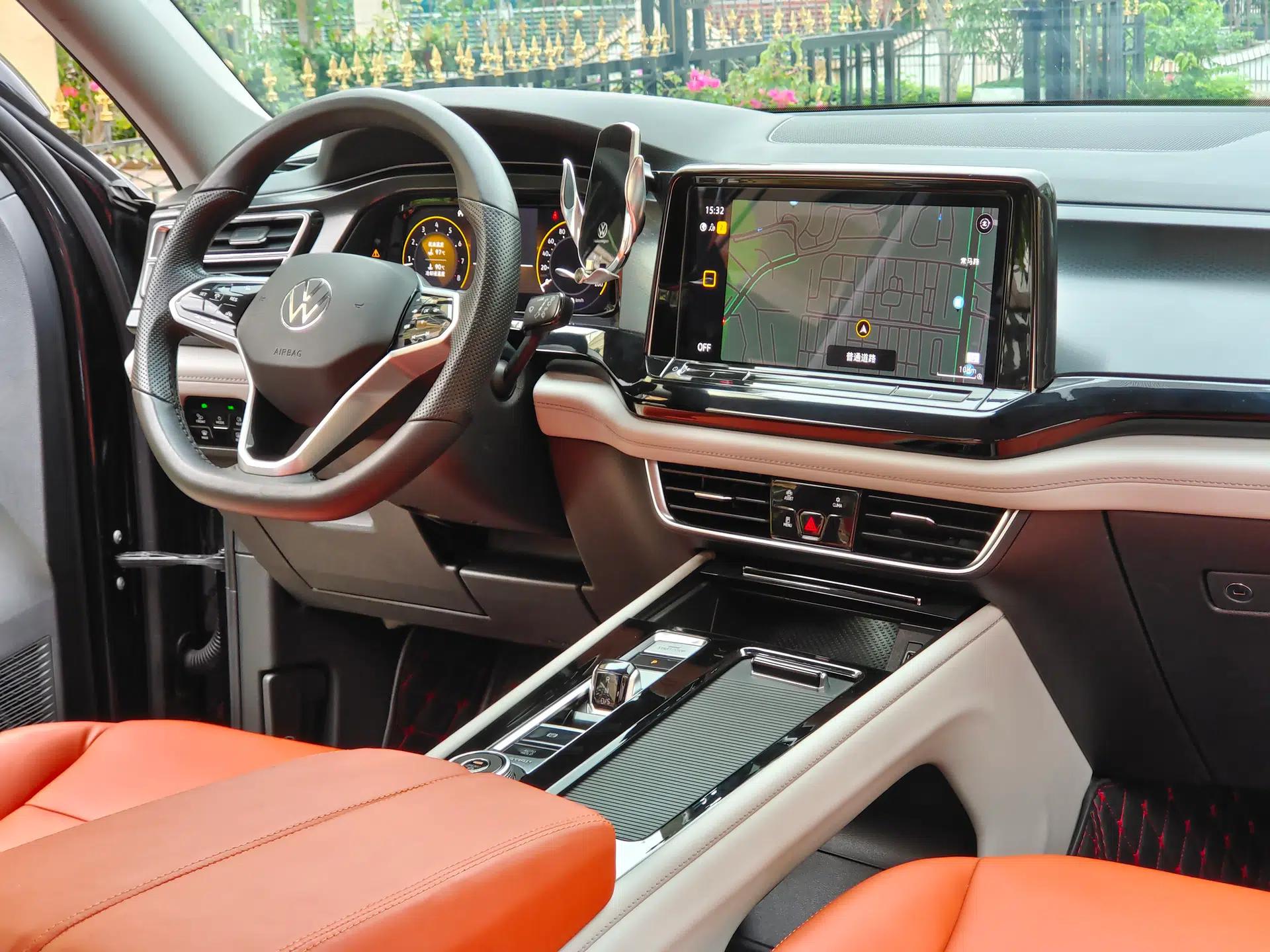 Volkswagen Teramont 2022 380TSI Four-Wheel Drive Luxury Edition — миниатюра 31