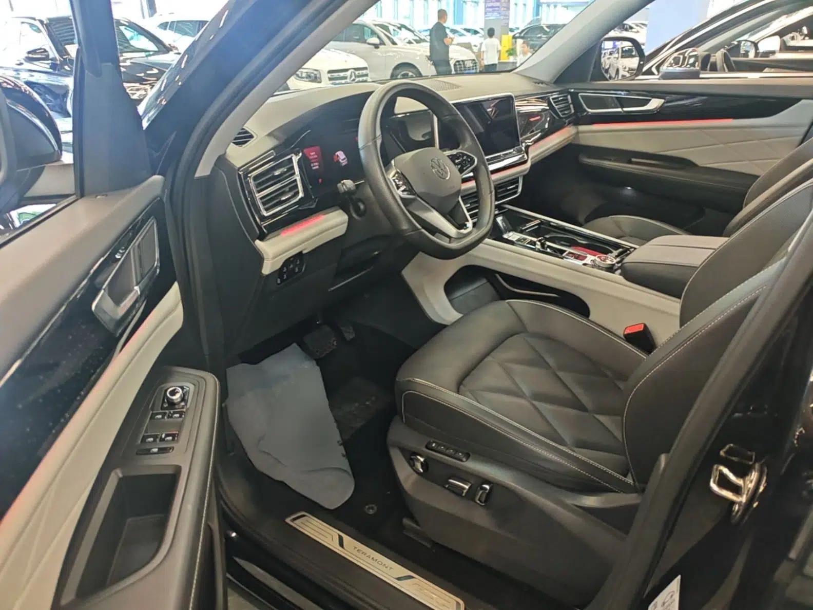 Volkswagen Teramont 2024 380TSI All-Wheel Drive Longyao Edition — миниатюра 18