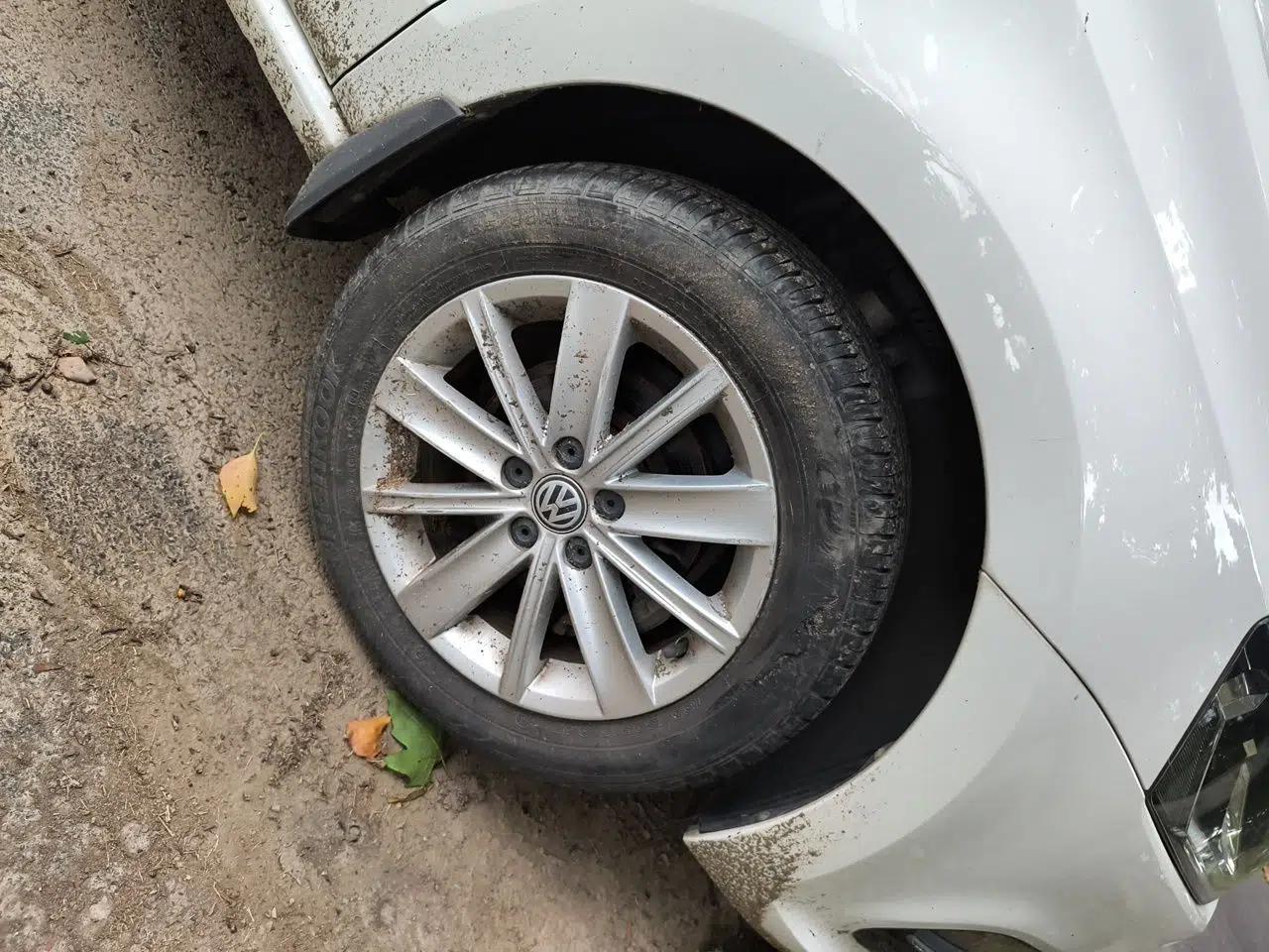 Volkswagen Polo 2014 1.6L Automatic Comfort Edition — миниатюра 5