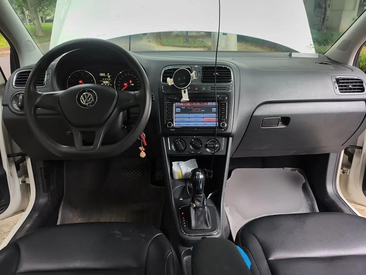 Volkswagen Polo 2014 1.6L Automatic Comfort Edition — миниатюра 6