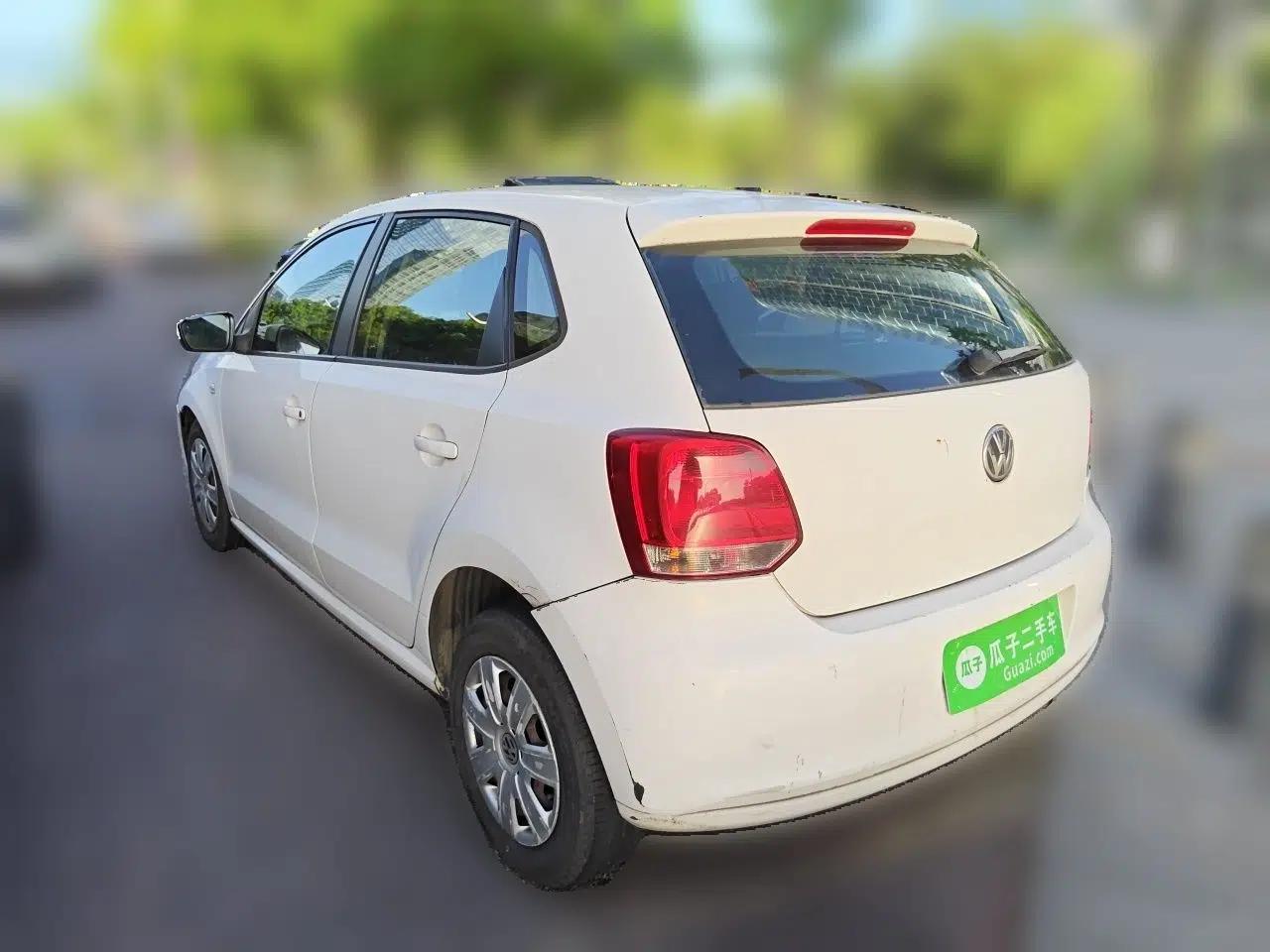 Volkswagen Polo 2011 1.4L Manual ZhiLe Edition — миниатюра 4