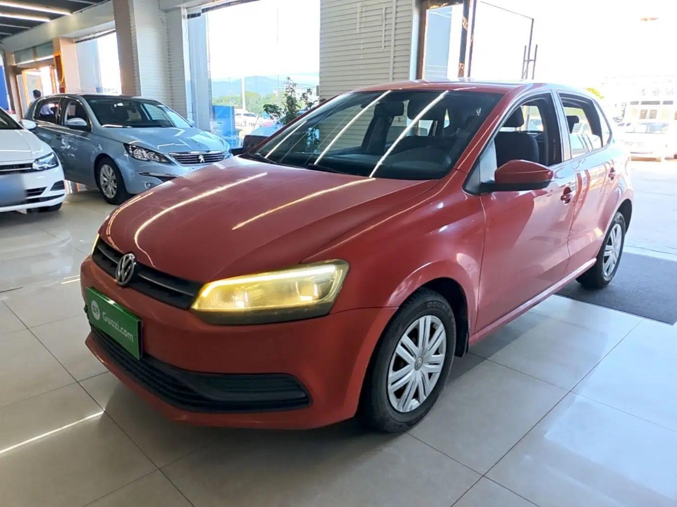 Volkswagen Polo 2016 1.4L Automatic Trendy Model — миниатюра 1