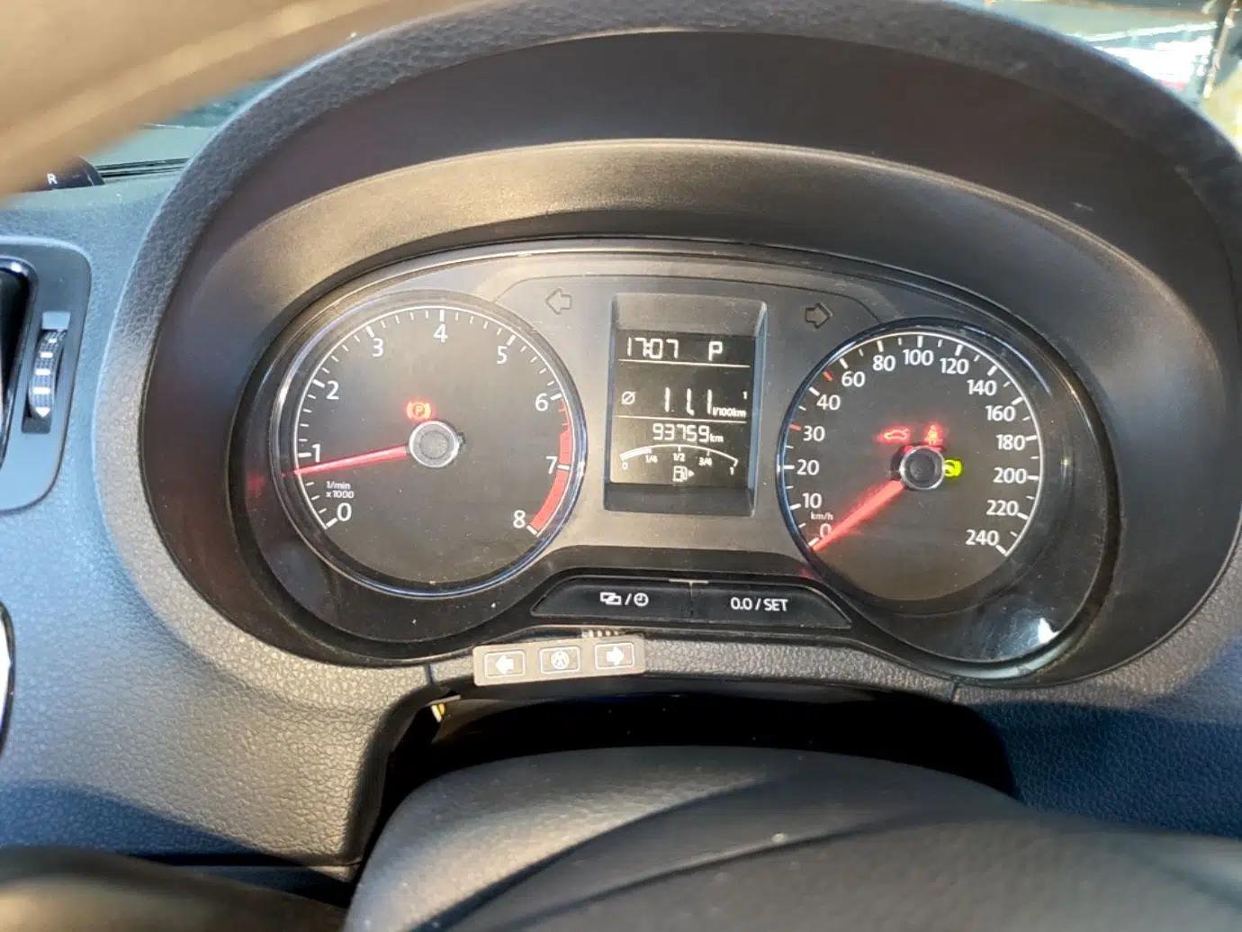 Volkswagen Polo 2016 1.4L Automatic Trendy Model — миниатюра 14