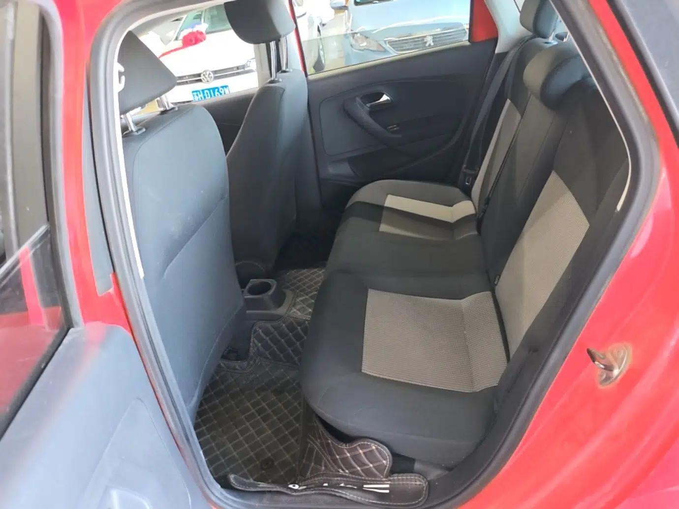 Volkswagen Polo 2016 1.4L Automatic Trendy Model — миниатюра 20