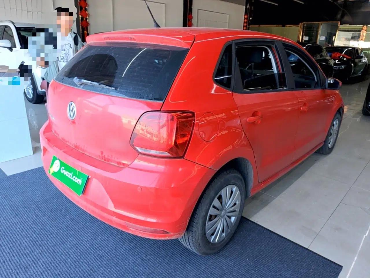 Volkswagen Polo 2016 1.4L Automatic Trendy Model — миниатюра 6