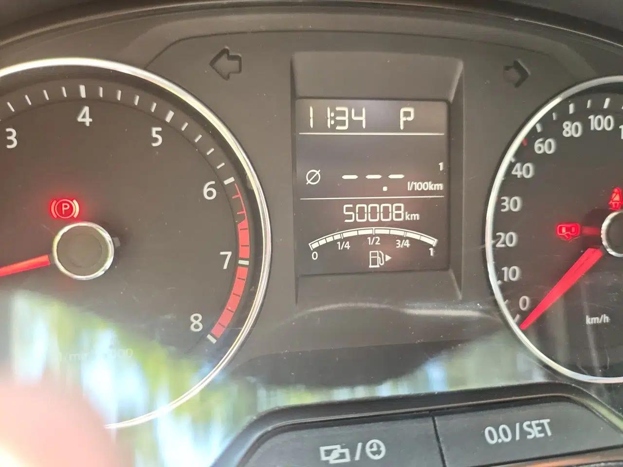 Volkswagen Polo 2014 1.6L Cross Polo Automatic — миниатюра 12