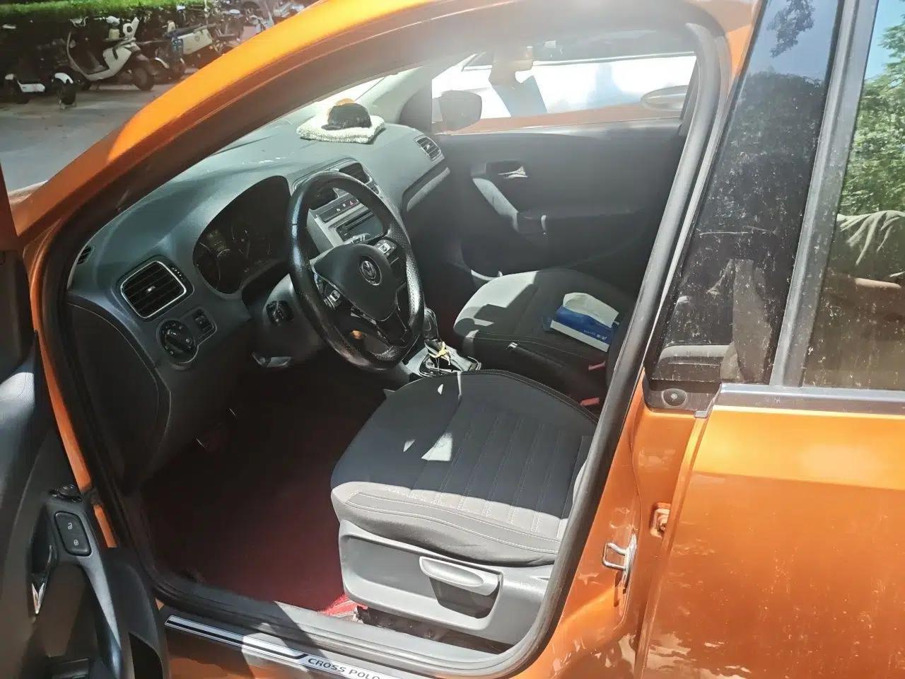 Volkswagen Polo 2014 1.6L Cross Polo Automatic — миниатюра 15