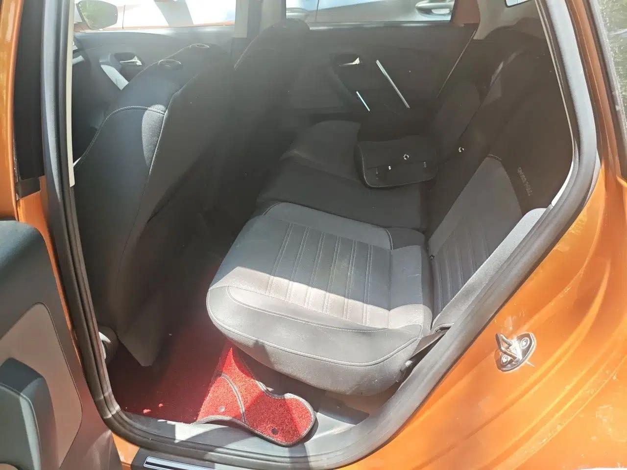 Volkswagen Polo 2014 1.6L Cross Polo Automatic — миниатюра 17