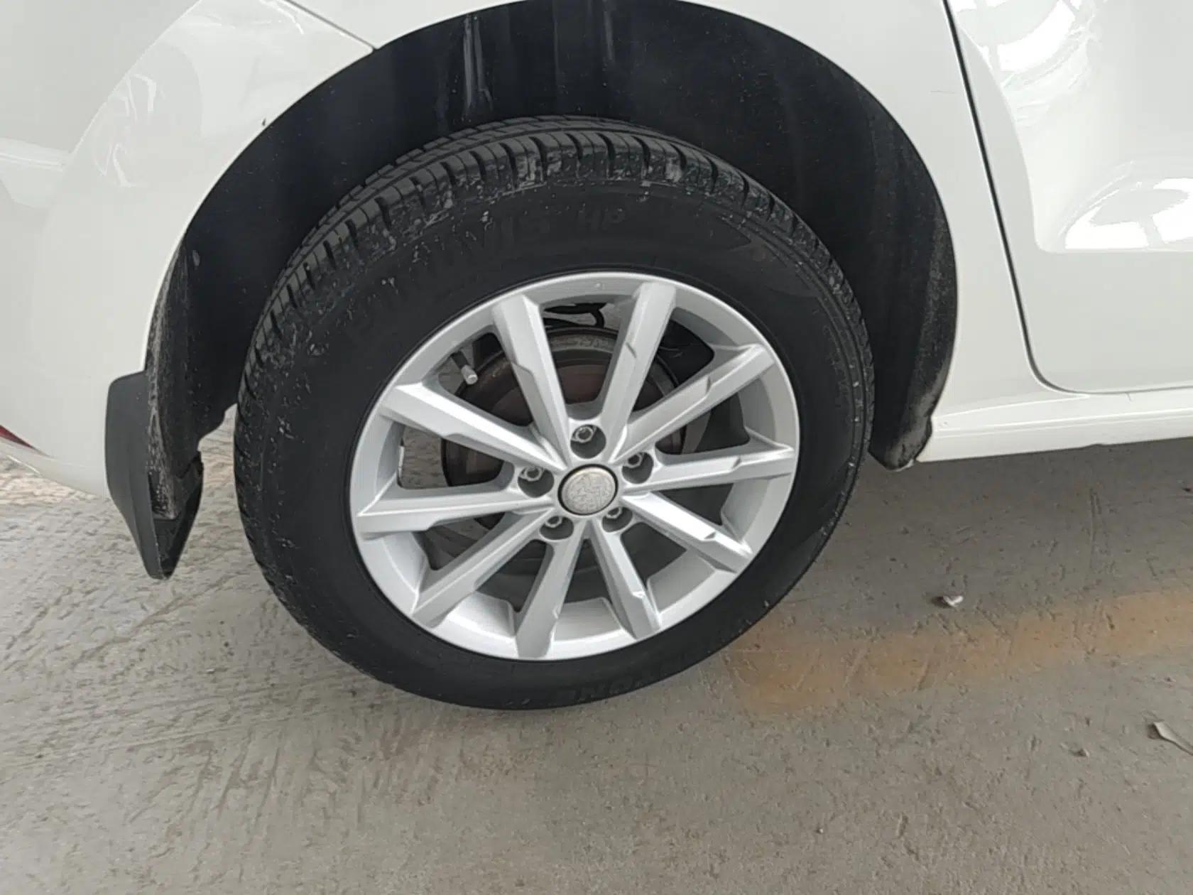 Volkswagen Polo 2016 1.6L Automatic Comfort Model — миниатюра 11
