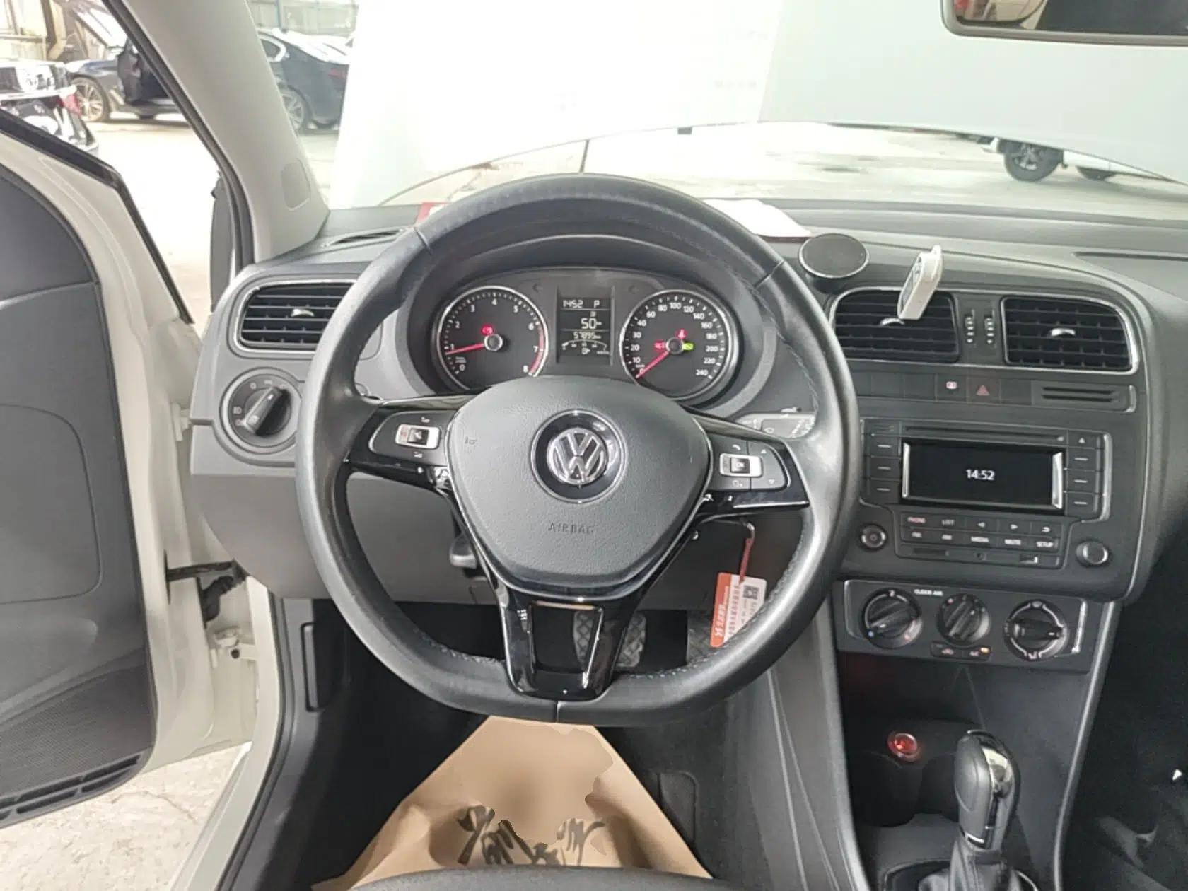 Volkswagen Polo 2016 1.6L Automatic Comfort Model — миниатюра 13