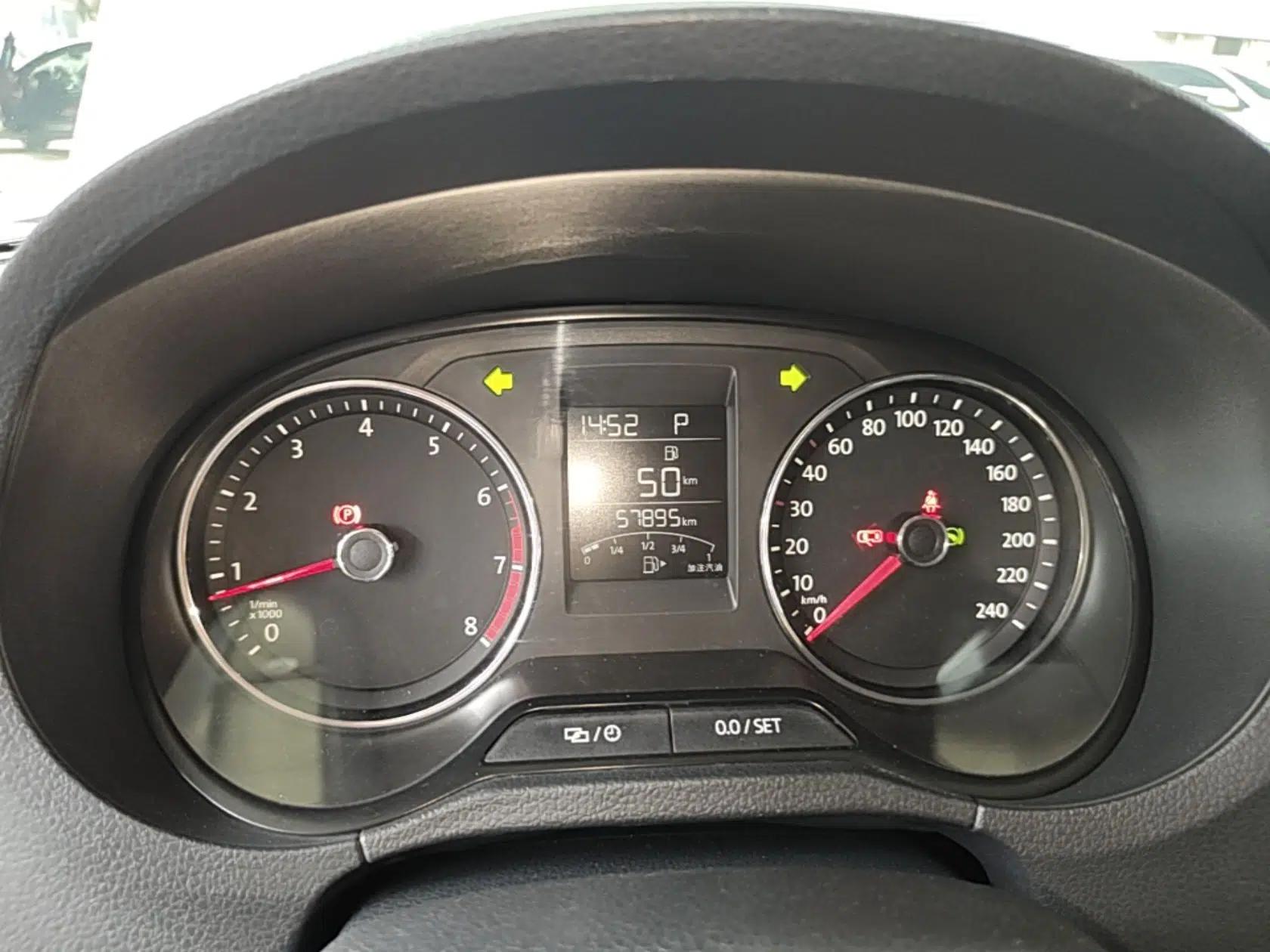 Volkswagen Polo 2016 1.6L Automatic Comfort Model — миниатюра 14