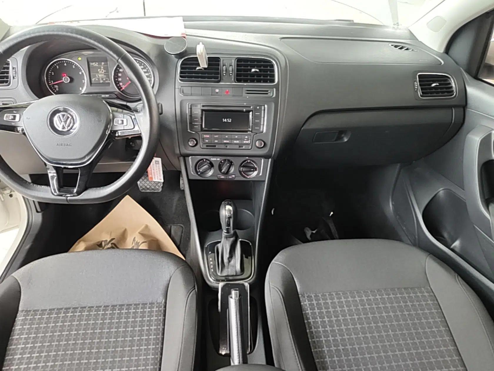 Volkswagen Polo 2016 1.6L Automatic Comfort Model — миниатюра 15