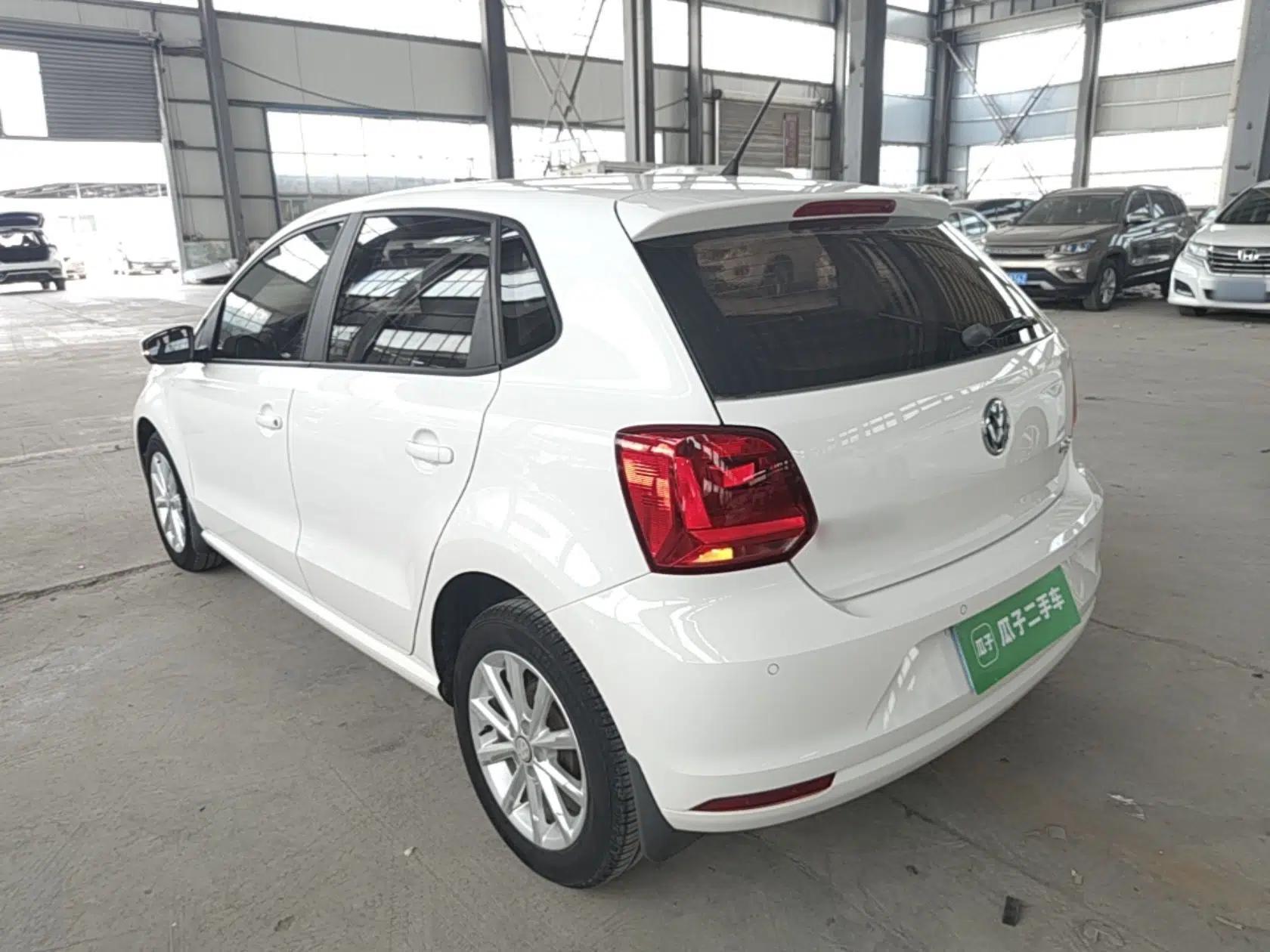 Volkswagen Polo 2016 1.6L Automatic Comfort Model — миниатюра 4