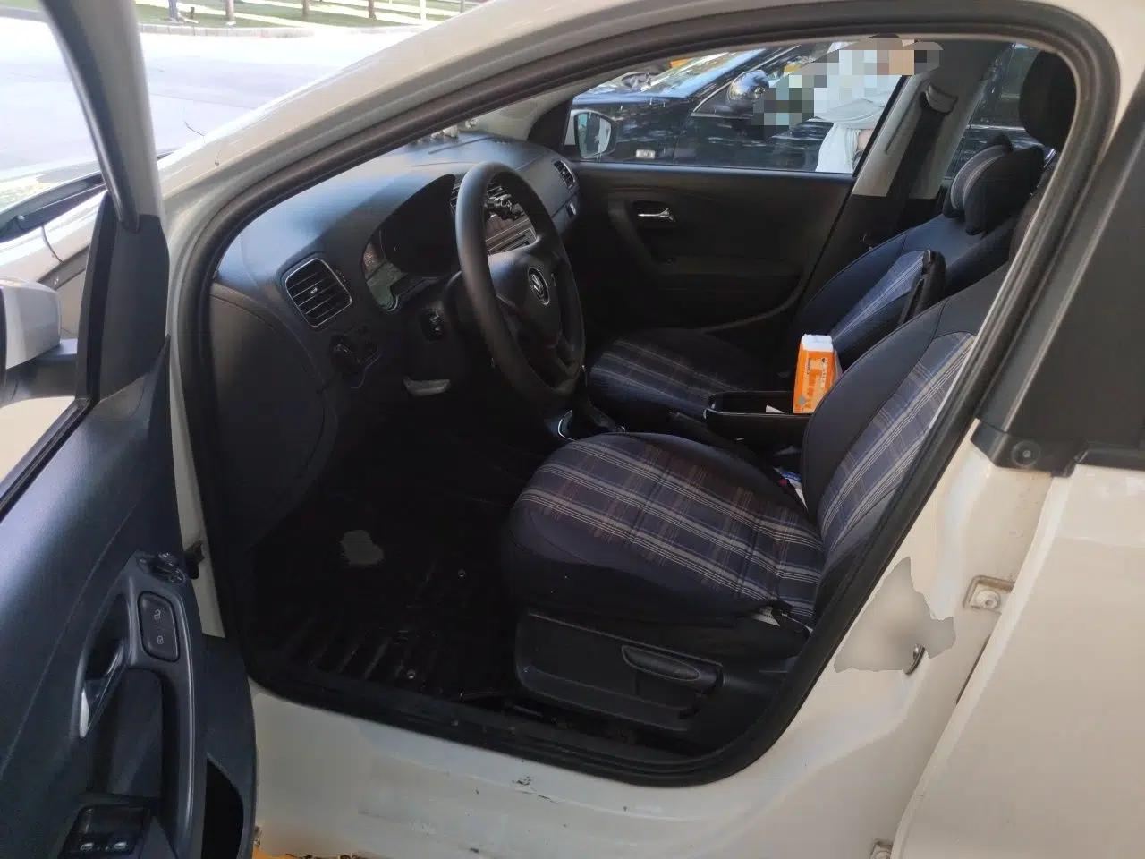 Volkswagen Polo 2014 1.4L Automatic Comfort Edition — миниатюра 16