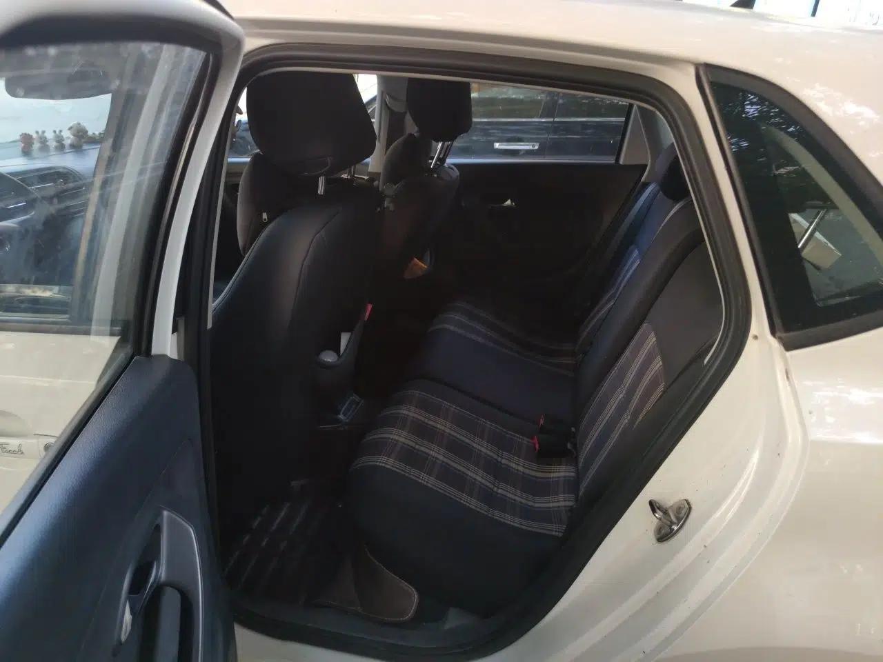 Volkswagen Polo 2014 1.4L Automatic Comfort Edition — миниатюра 17