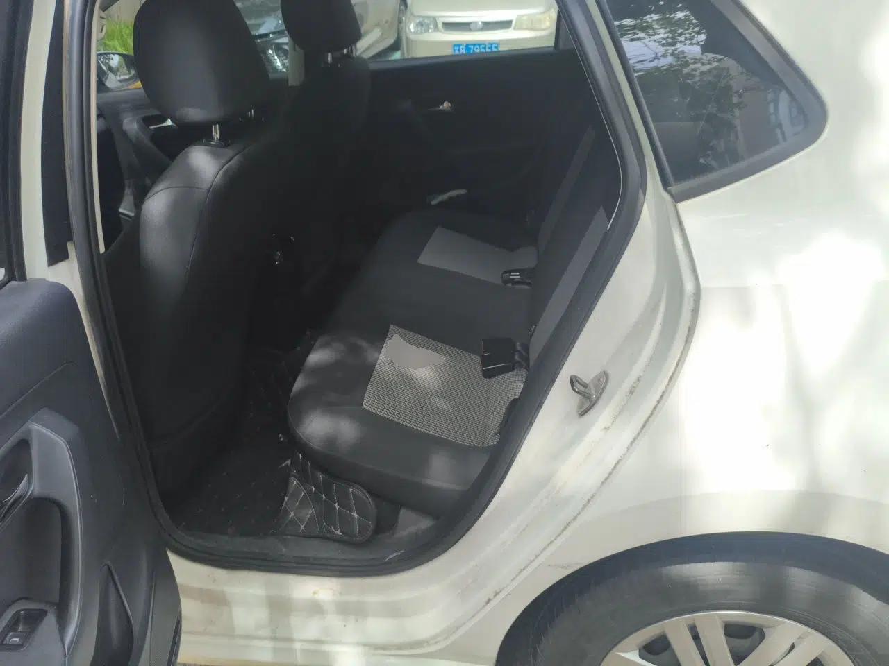 Volkswagen Polo 2016 1.4L Automatic Trendy Model — миниатюра 14