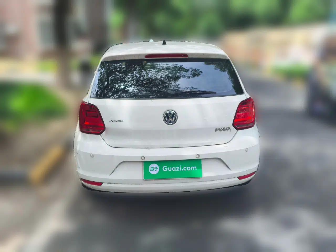 Volkswagen Polo 2016 1.4L Automatic Trendy Model — миниатюра 3