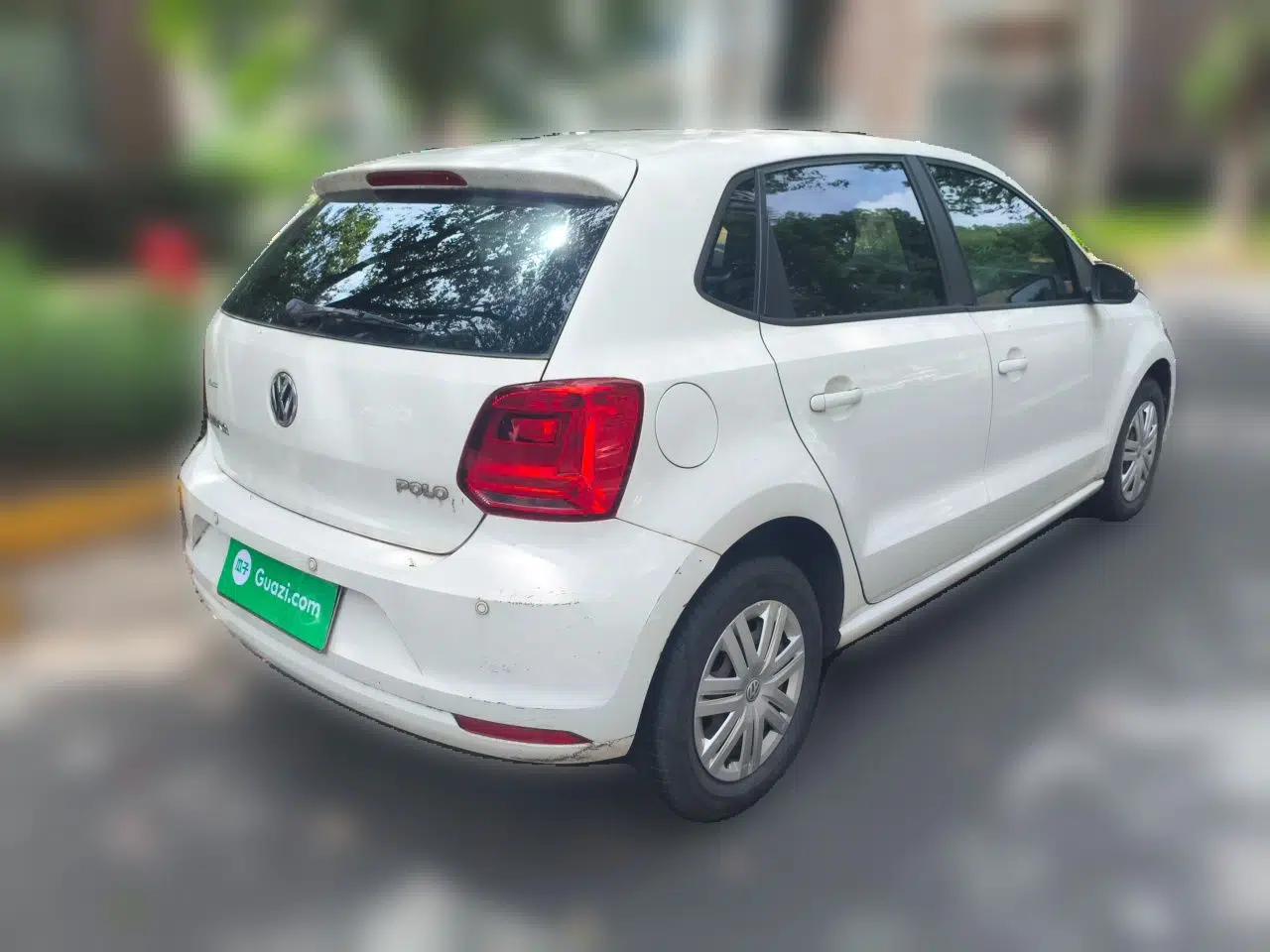 Volkswagen Polo 2016 1.4L Automatic Trendy Model — миниатюра 4