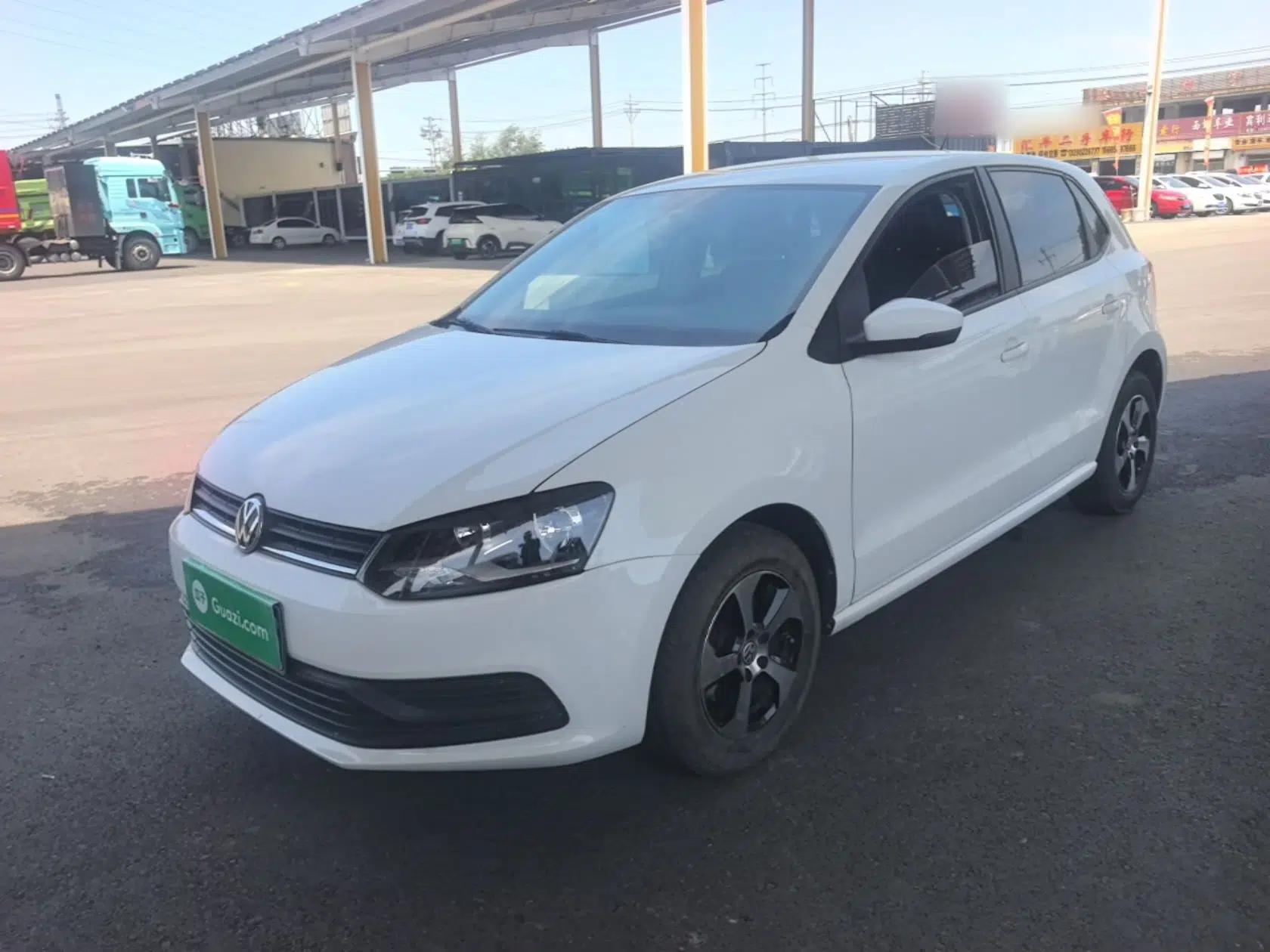 Volkswagen Polo 2016 1.4L Automatic Trendy Model — миниатюра 1