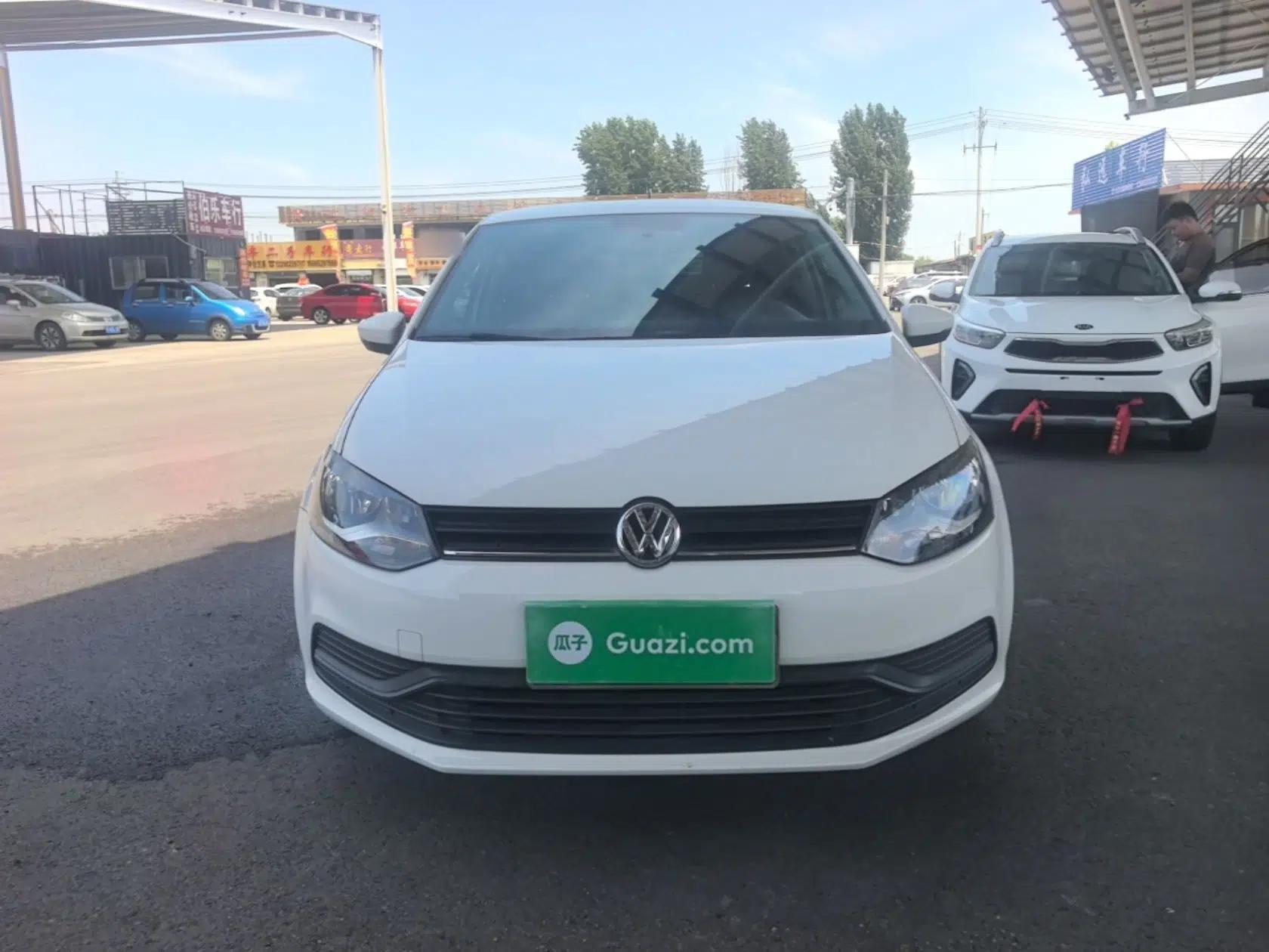 Volkswagen Polo 2016 1.4L Automatic Trendy Model — миниатюра 2