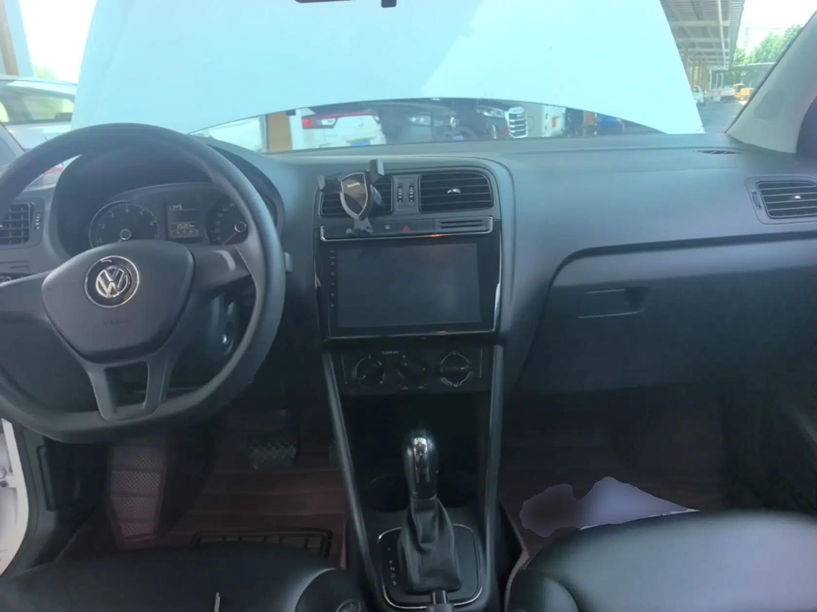 Volkswagen Polo 2016 1.4L Automatic Trendy Model — миниатюра 12