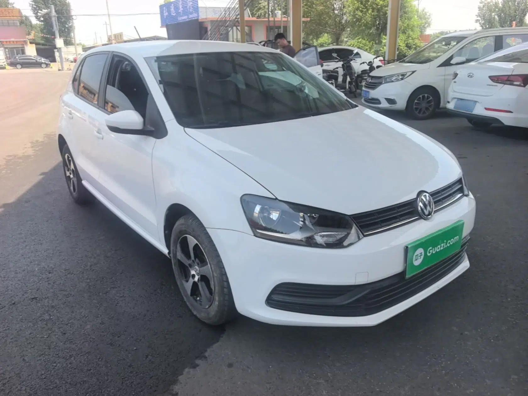 Volkswagen Polo 2016 1.4L Automatic Trendy Model — миниатюра 3