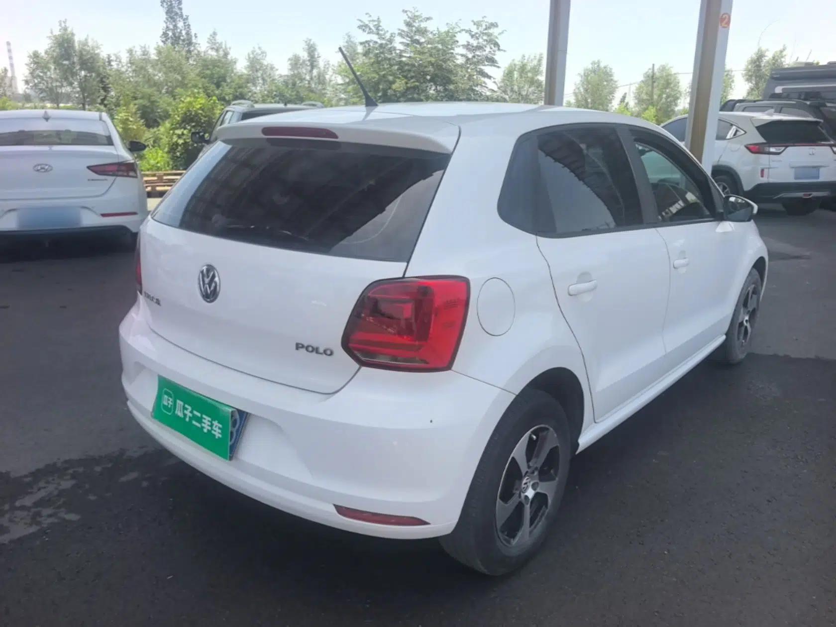 Volkswagen Polo 2016 1.4L Automatic Trendy Model — миниатюра 6