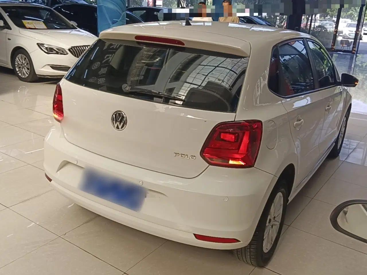 Volkswagen Polo 2016 1.4L Automatic Trendy Model — миниатюра 6