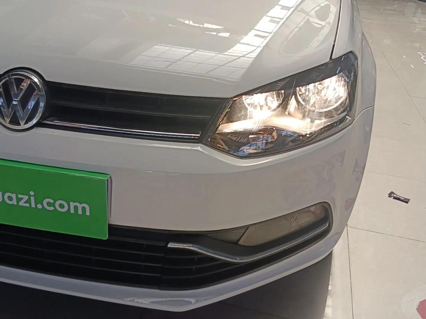 Volkswagen Polo 2016 1.4L Automatic Trendy Model — миниатюра 8