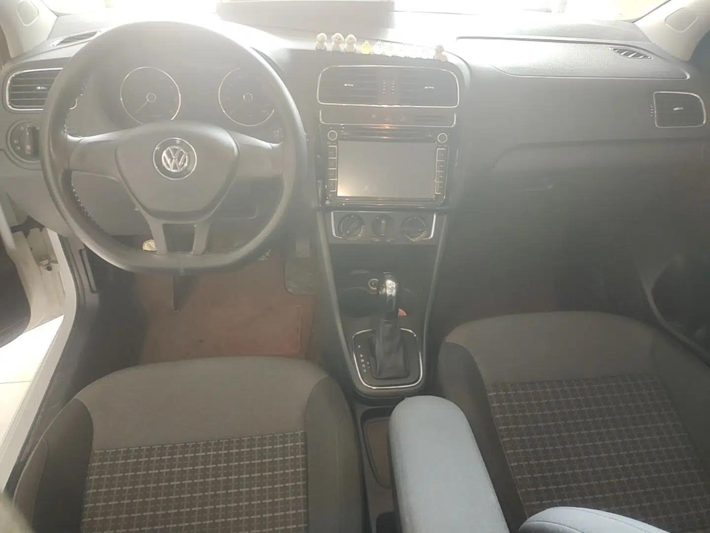 Volkswagen Polo 2014 1.6L Automatic Comfort Edition — миниатюра 12