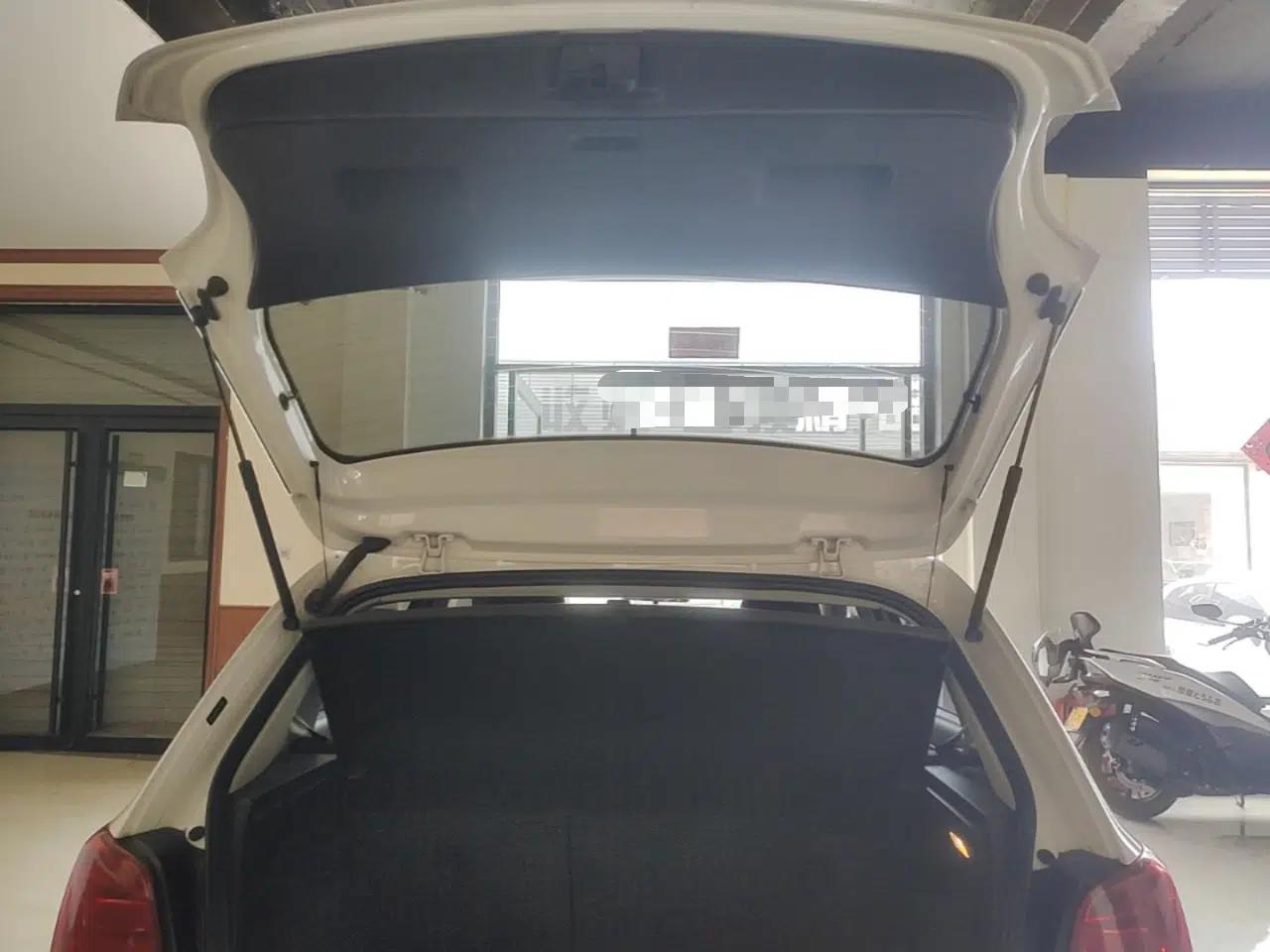 Volkswagen Polo 2014 1.6L Automatic Comfort Edition — миниатюра 22