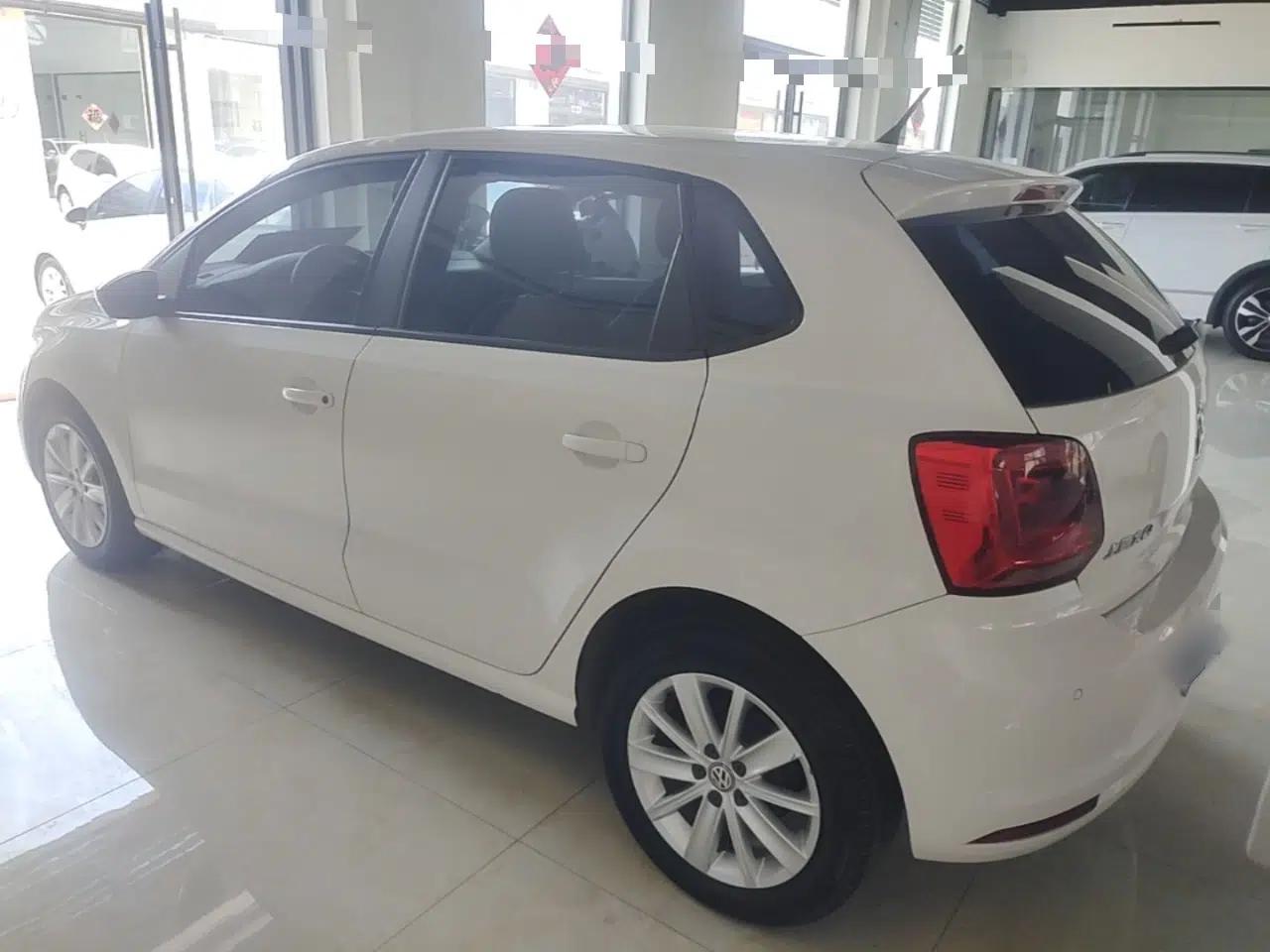 Volkswagen Polo 2014 1.6L Automatic Comfort Edition — миниатюра 4