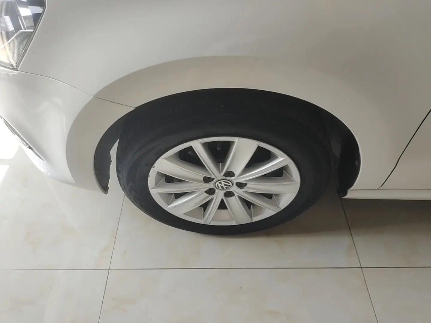 Volkswagen Polo 2014 1.6L Automatic Comfort Edition — миниатюра 10