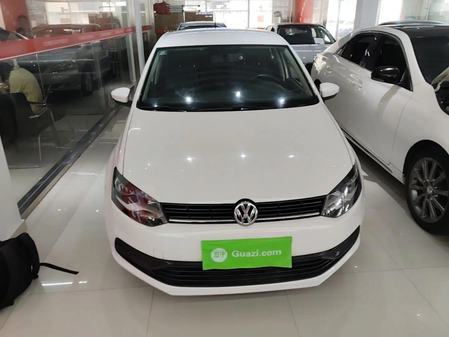 Volkswagen Polo 2014 1.4L Manual Fashion Edition — миниатюра 2