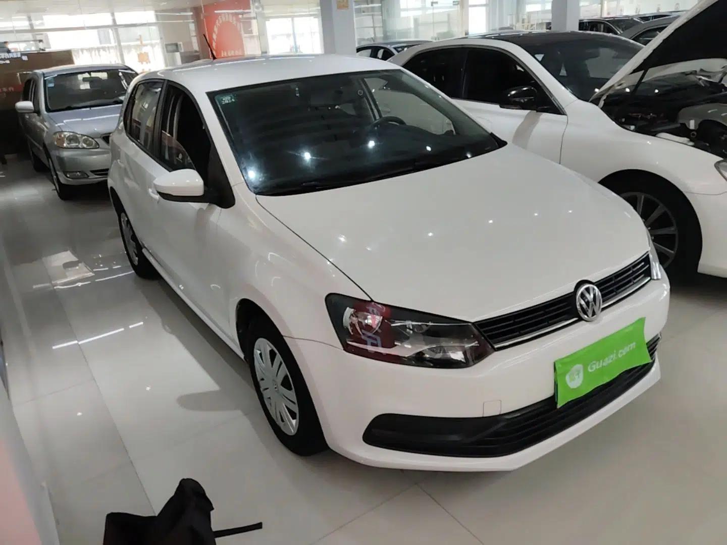 Volkswagen Polo 2014 1.4L Manual Fashion Edition — миниатюра 3