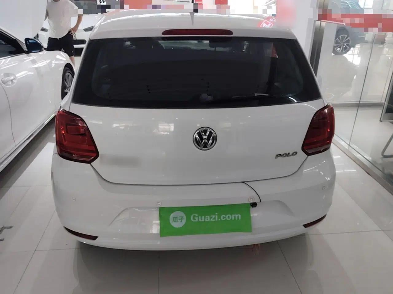 Volkswagen Polo 2014 1.4L Manual Fashion Edition — миниатюра 5