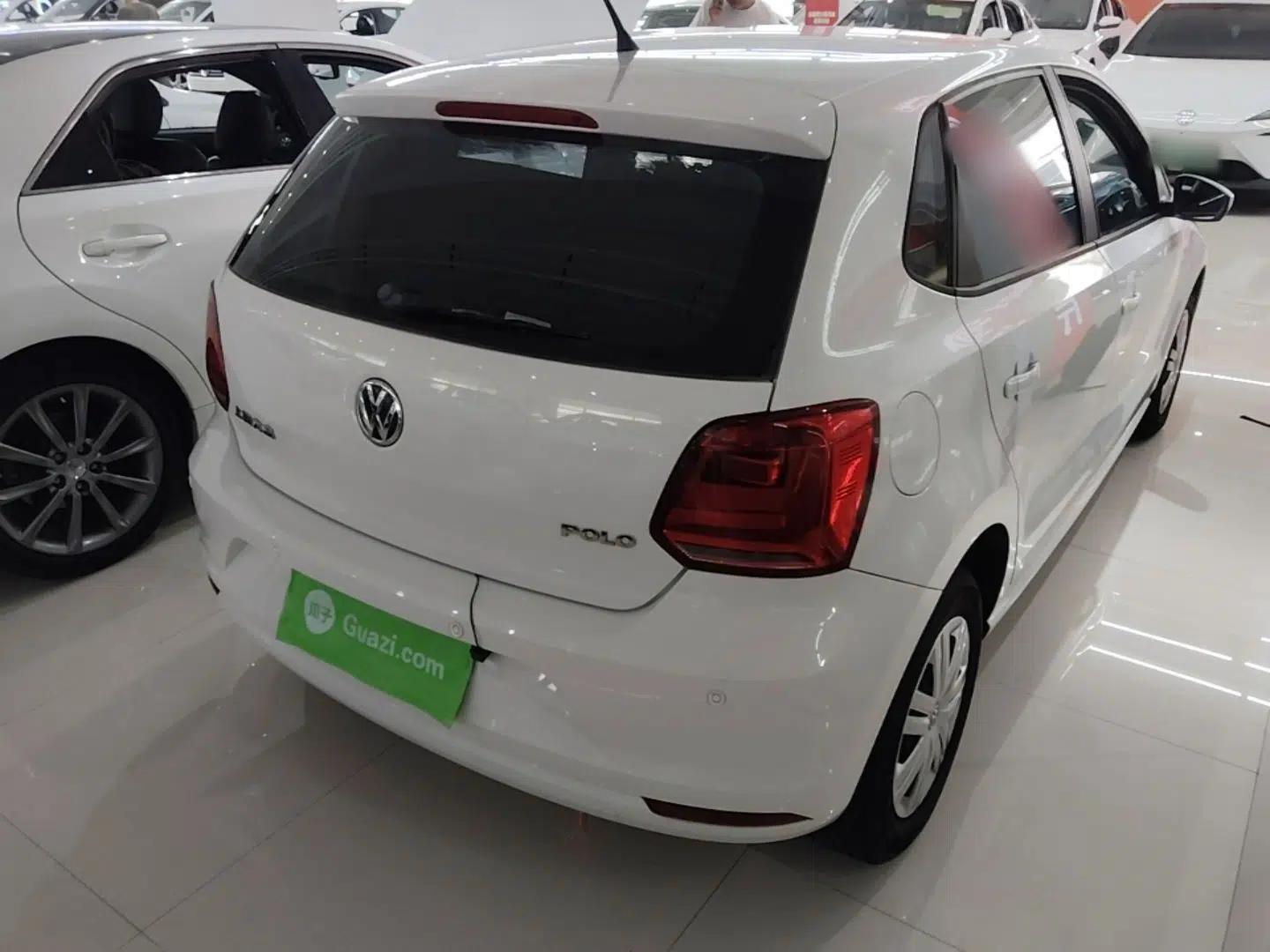 Volkswagen Polo 2014 1.4L Manual Fashion Edition — миниатюра 6